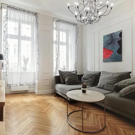 Klimatyczny W Centrum فروتسواف